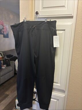 Isabella active wear Black drawstring Jogger Pants with pockets NWT